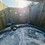 Seascape Seaview Hot Tub Hire Subject To Availability * Scarborough