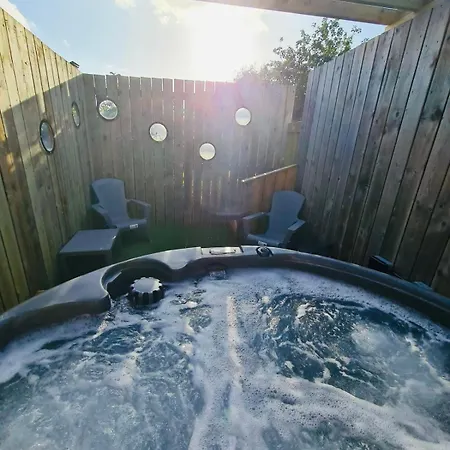 Seascape Seaview Hot Tub Hire Subject To Availability * Scarborough